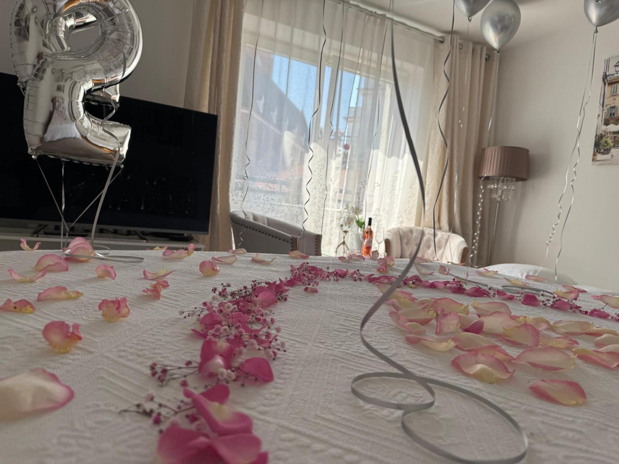 Louis & Elza Old Town Romantic Apartments - Wroclaw — Photos 1